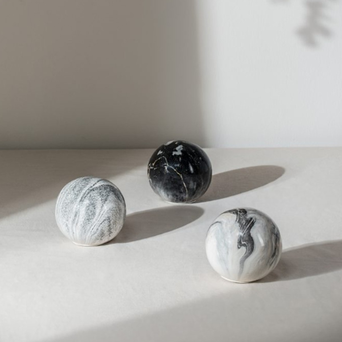 Artekko Marbleized Διακοσμητικές Κεραμικές Σφαίρες σε Γκρι Αποχρώσεις (10x10x9.5)cm 3pcs