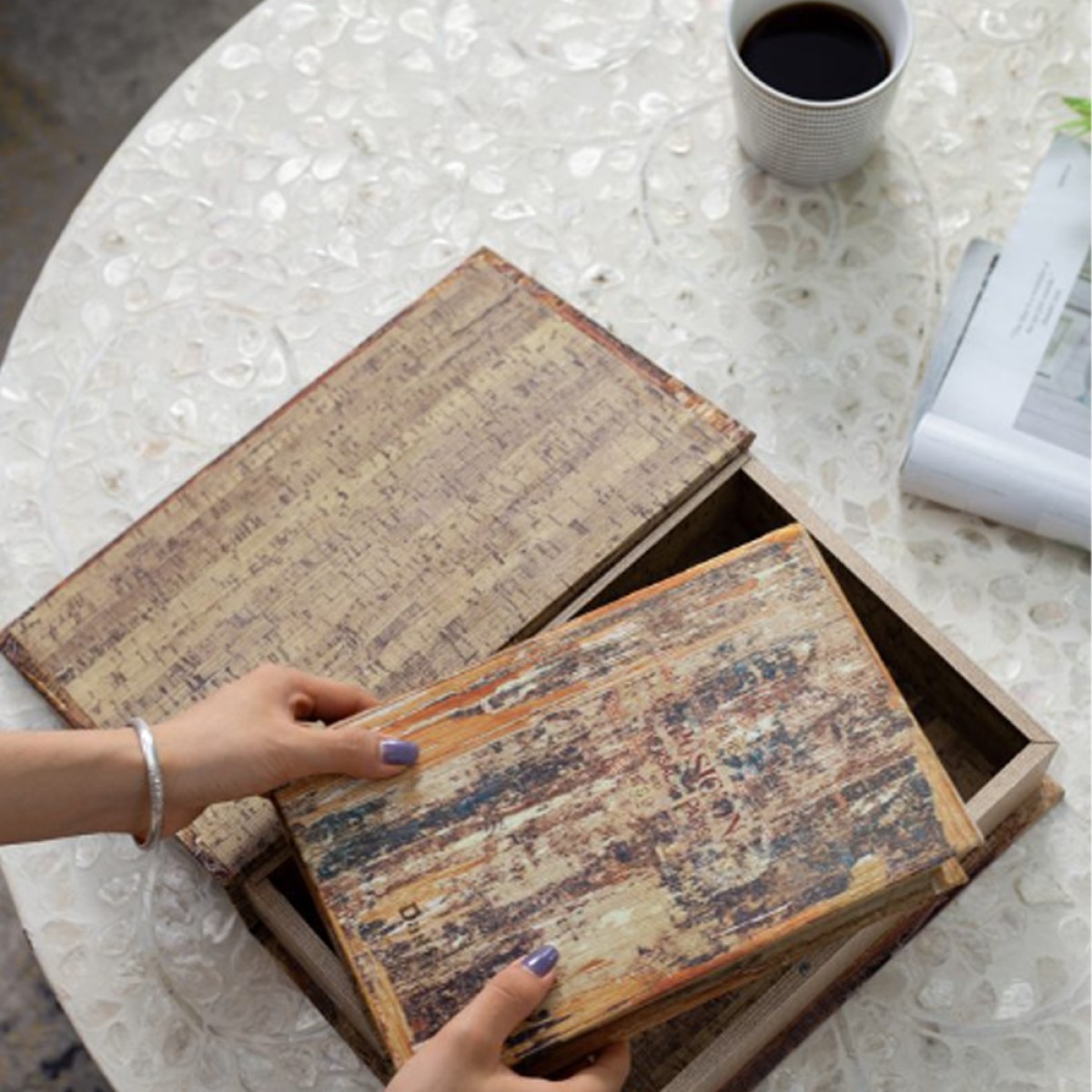 Artekko Book Διακοσμητικό Βιβλίο Κουτί MDF Ύφασμα Πολύχρωμο (33x22x7)cm Σετ/6