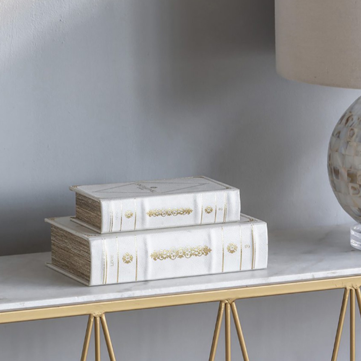 Artekko Book Διακοσμητικά Βιβλία MDF με Αποθηκευτικό Χώρο σε Λευκό με Χρυσό (27x17.5x6.5)cm 2pcs