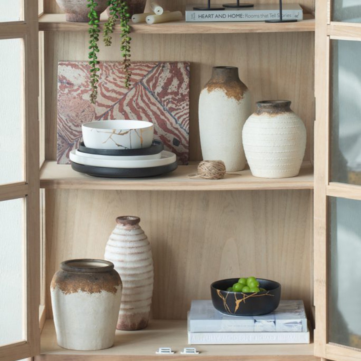 Artekko Antique Λευκό Κεραμικό Βάζο με Καφέ Λεπτομέρειες (12.7x12.7x28.4)cm