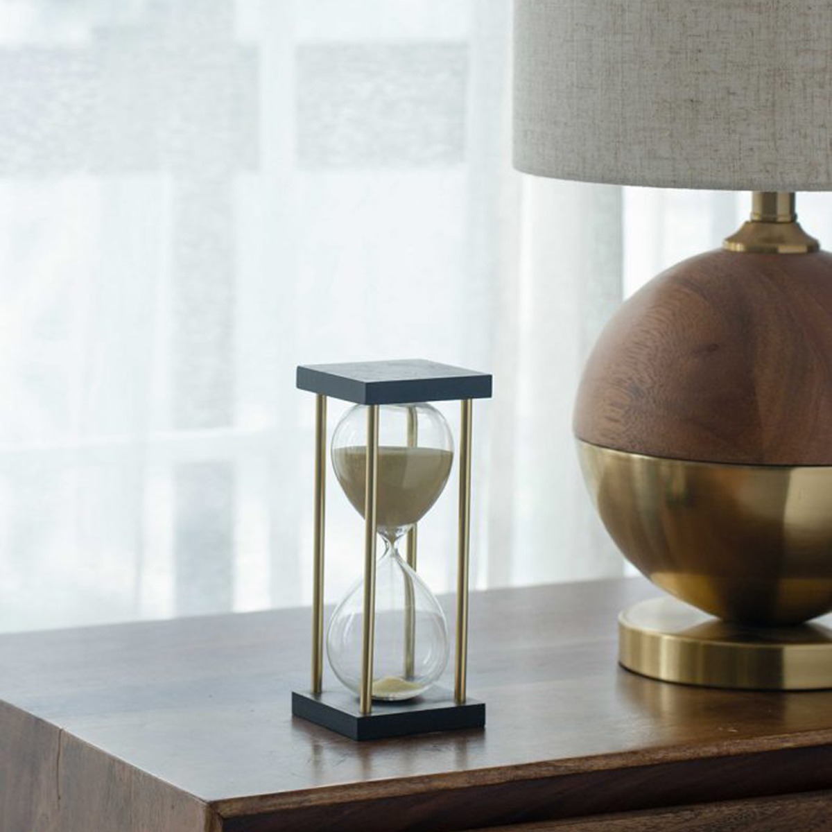 Artekko Hourglass Γυάλινη Διακοσμητική Κλεψύδρα σε Βάση με Μπεζ Άμμο (8.5x8.5x19.5)cm