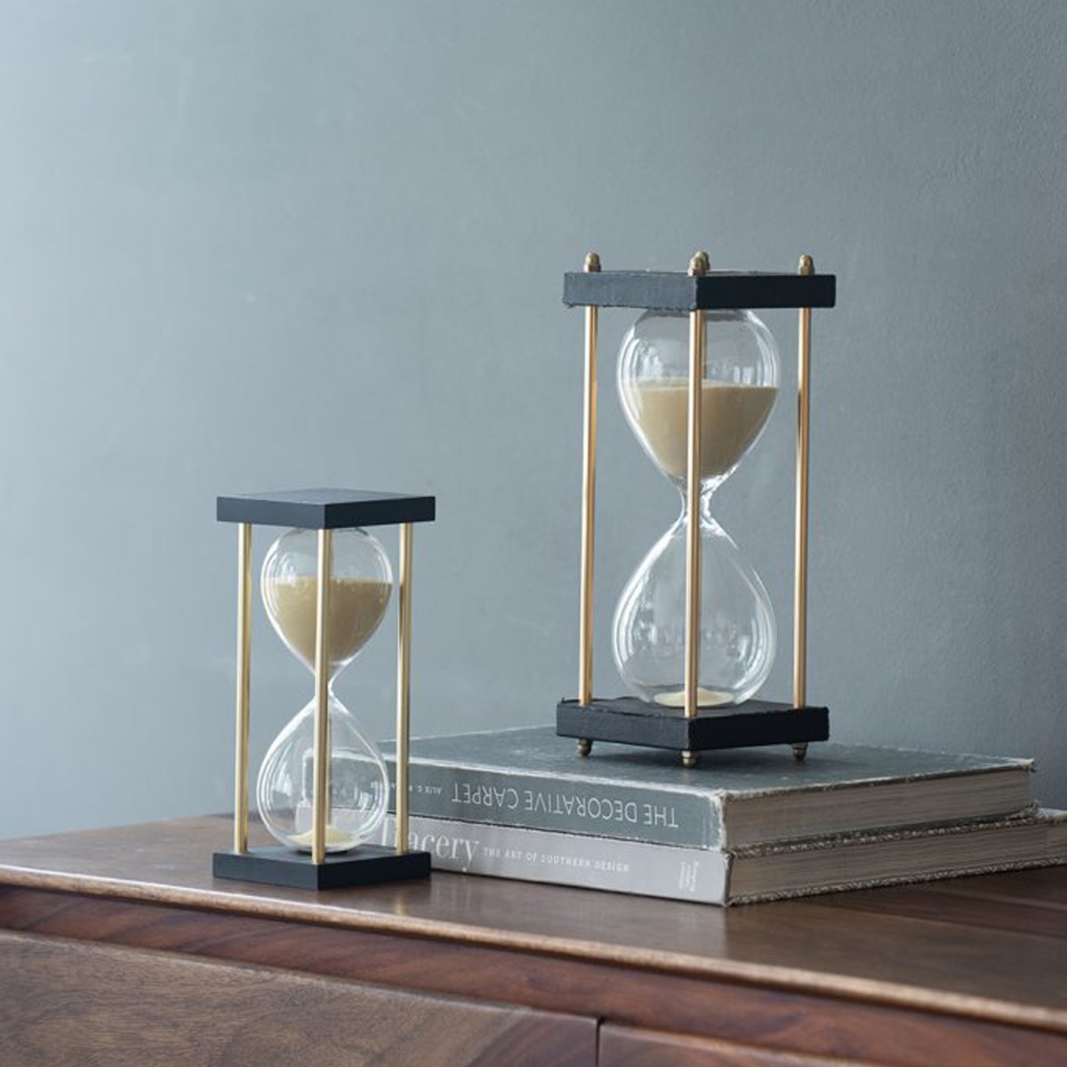 Artekko Hourglass Γυάλινη Διακοσμητική Κλεψύδρα σε Βάση με Μπεζ Άμμο (8.5x8.5x19.5)cm