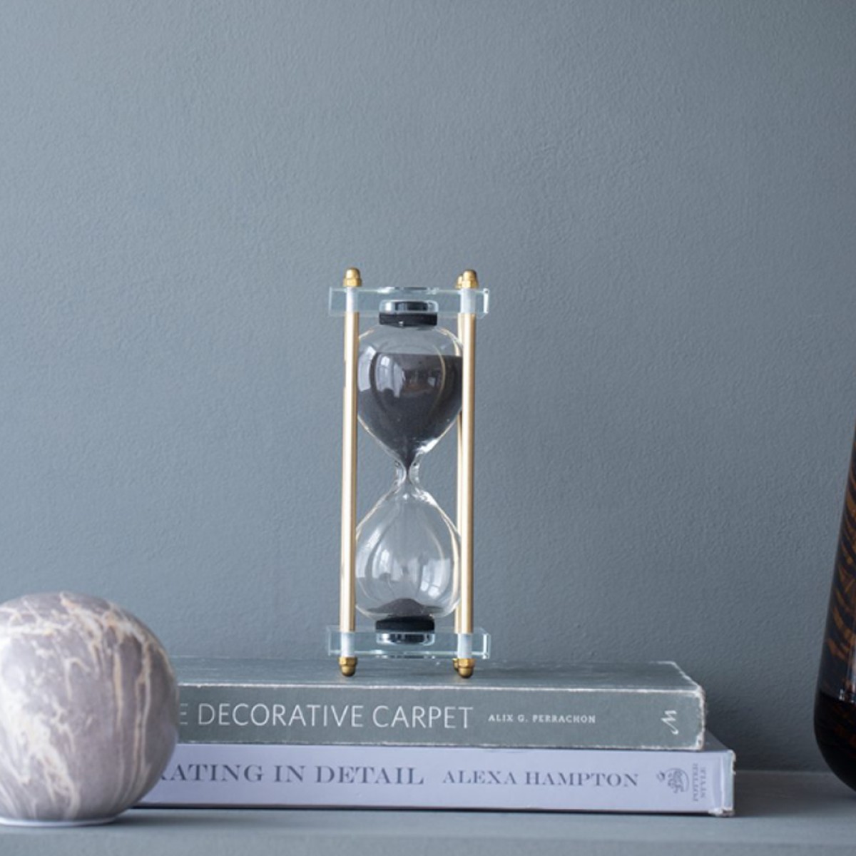Artekko Hourglass Κλεψύδρα Διακοσμητική Γυαλί Κρύσταλλο Μαύρο Χρυσό (7.6x7.6x20.5)cm