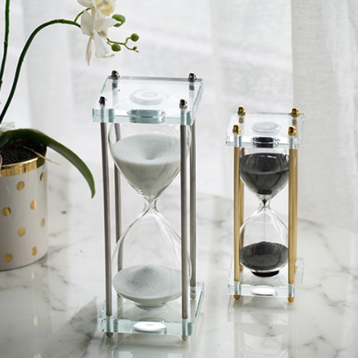 Artekko Hourglass Κλεψύδρα Διακοσμητική Γυαλί Κρύσταλλο Μαύρο Χρυσό (7.6x7.6x20.5)cm