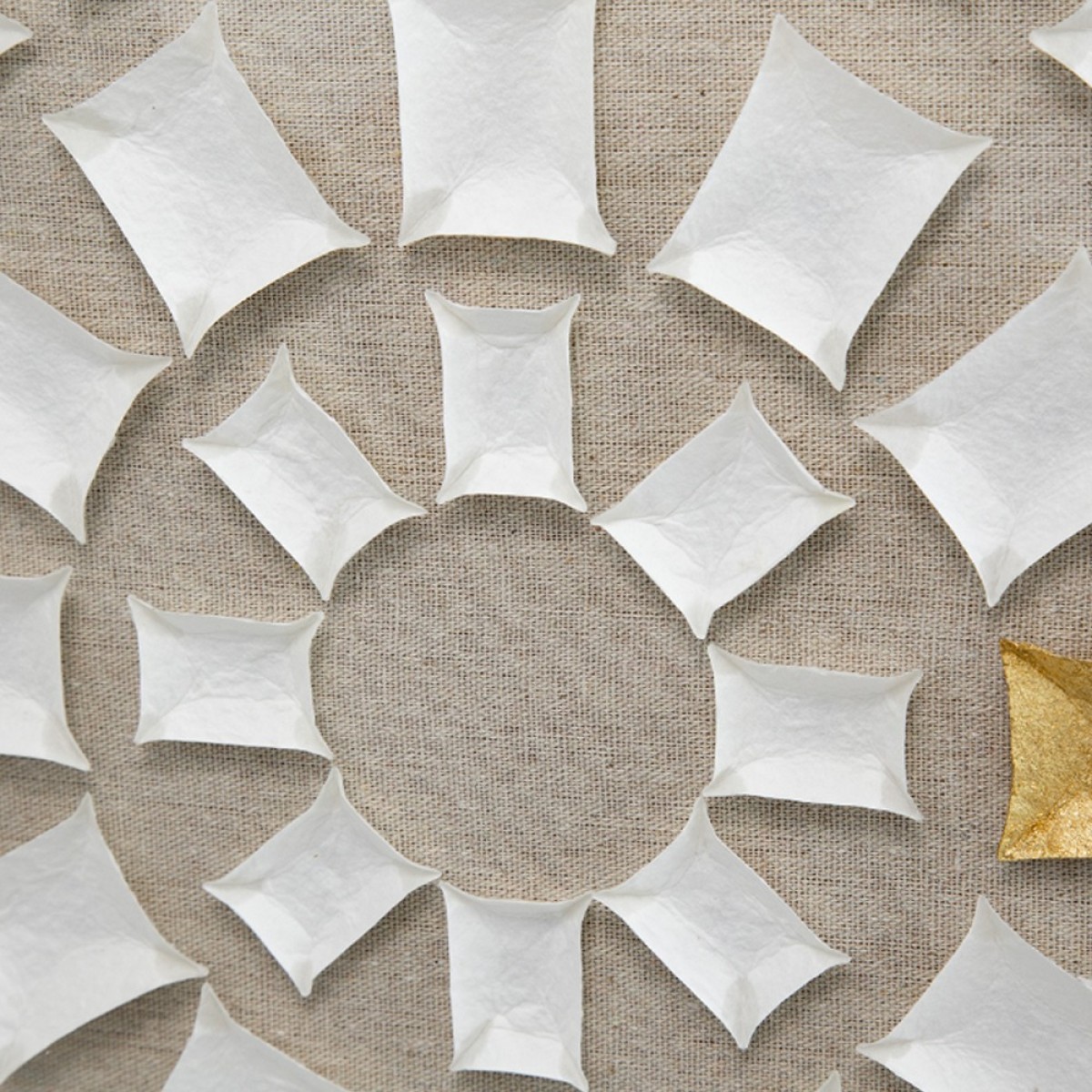 Artekko Mosaic Μπεζ Διακοσμητικός Πίνακας με Λευκή Χάρτινη Τεχνοτροπία σε Plexiglass Κορνίζα (90x5x90)cm