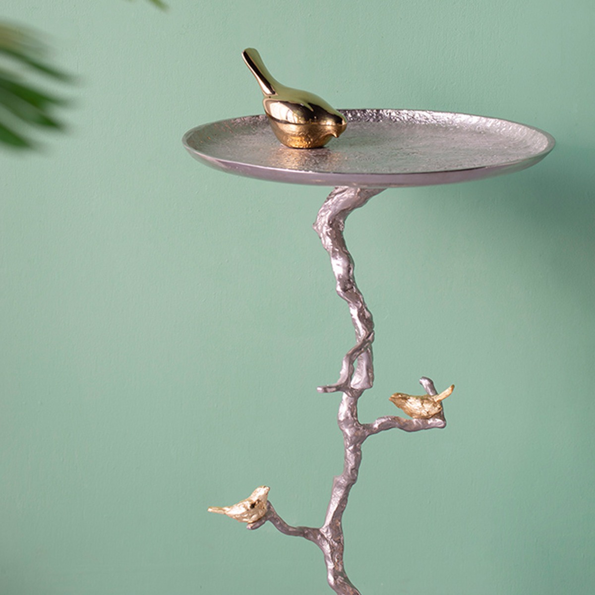 Artekko Branch Ασημί Μεταλλικό Βοηθητικό Τραπέζι με Χρυσές Λεπτομέρειες (43x43x71)cm