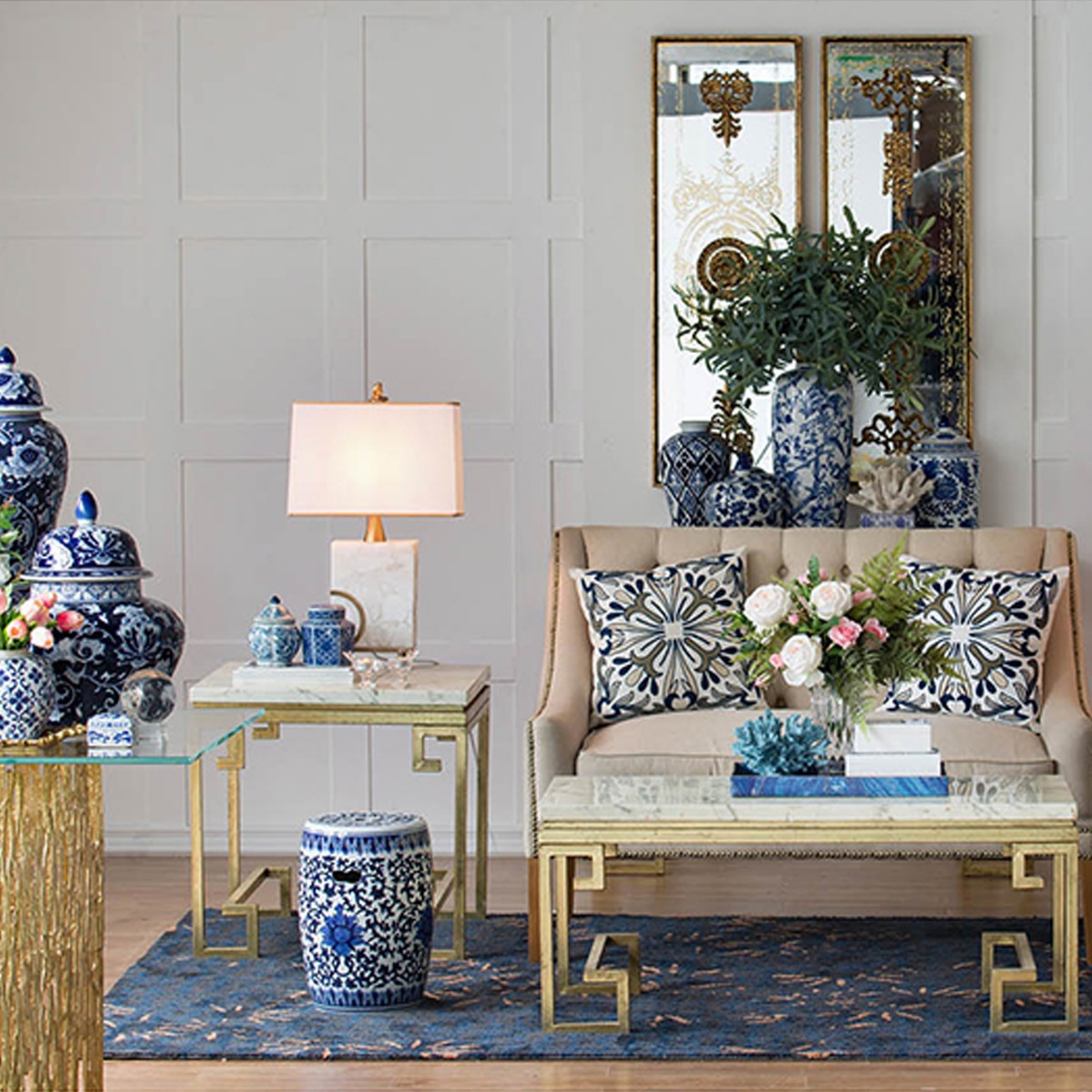 Artekko Melania Διακοσμητικό Δοχείο Βάζο με Καπάκι Πορσελάνης σε Λευκό με Μπλε (20.3x20.3x25.4)cm