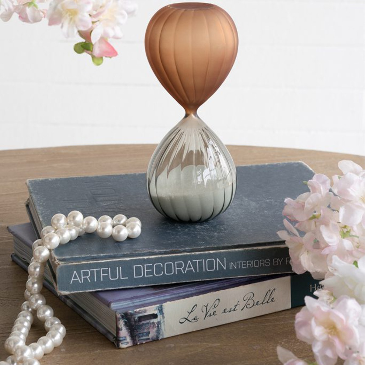 Artekko Hourglass Πολύχρωμη Ματ Γυάλινη Κλεψύδρα με Λευκή Άμμο (8.2x8.2x19.5)cm