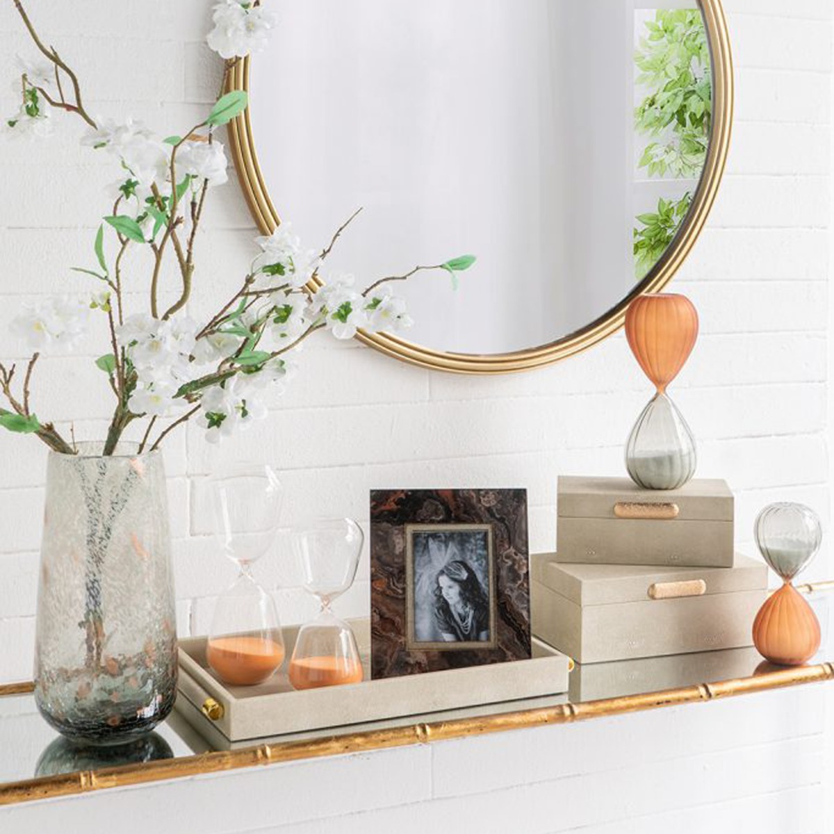 Artekko Hourglass Πολύχρωμη Ματ Γυάλινη Κλεψύδρα με Λευκή Άμμο (8.2x8.2x19.5)cm