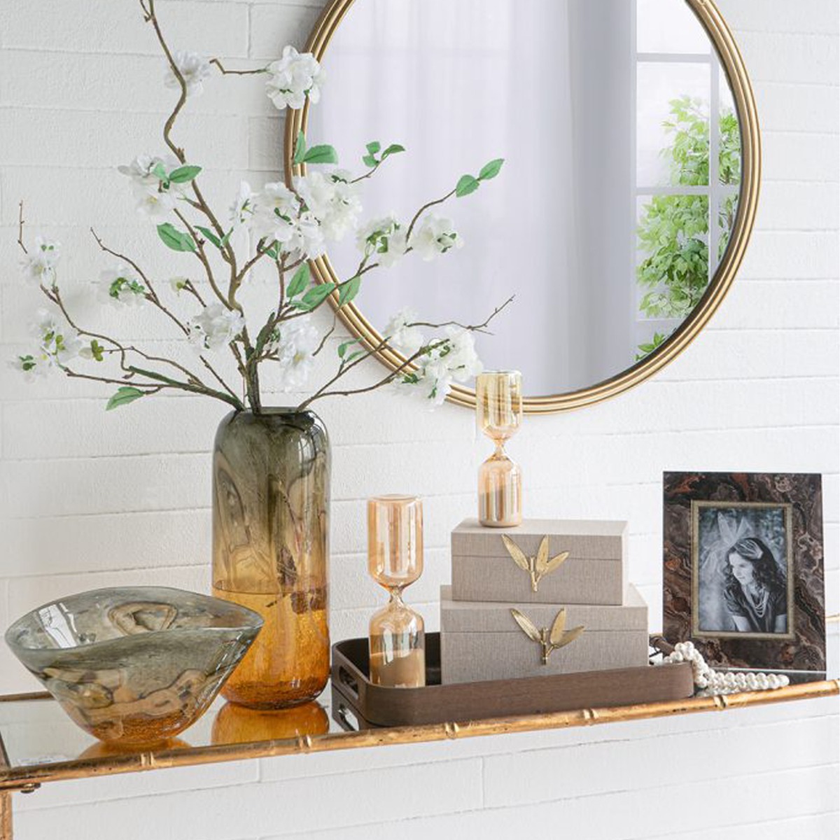 Artekko Hourglass Γυάλινη Κλεψύδρα σε Μελί Απόχρωση με Λευκή Άμμο (7x7x25.2)cm