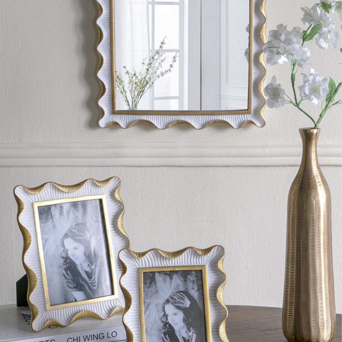 Artekko Frame Λευκός Καθρέπτης Ρητίνης με Χρυσές Λεπτομέρειες (36.2x2.2x40.5)cm