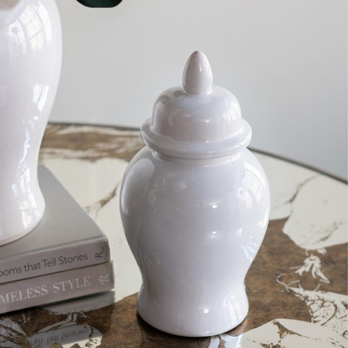 Artekko Melania Λευκό Κεραμικό Διακοσμητικό Δοχείο Βάζο με Καπάκι (16x16x31)cm