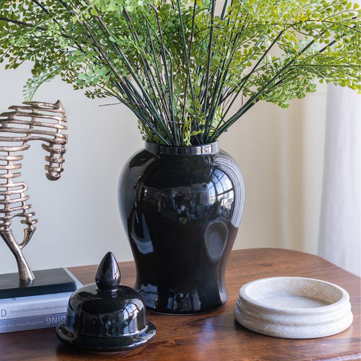 Artekko Melania Μαύρο Κεραμικό Διακοσμητικό Δοχείο Βάζο με Καπάκι (24x24x48)cm