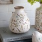 Artekko Aging Λευκό Κεραμικό Βάζο με Λουλούδια (17x17x19.5)cm