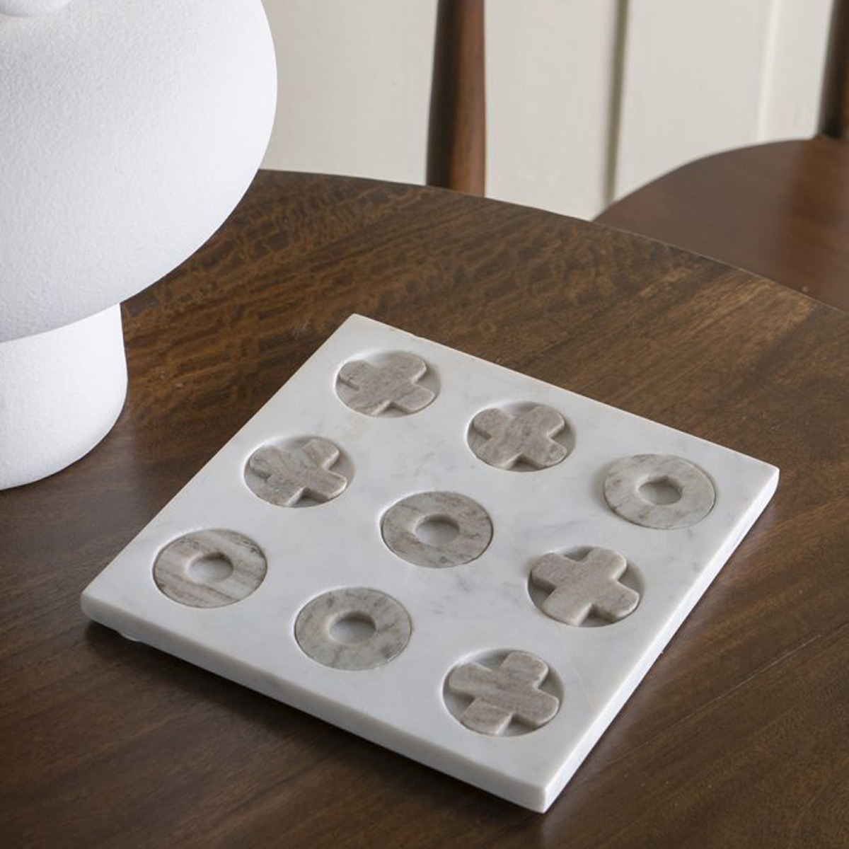 Artekko Tic Tac Toe Γκρι Μαρμάρινη Διακοσμητική Τρίλιζα σε Λευκή Βάση (23x23x1.5)cm