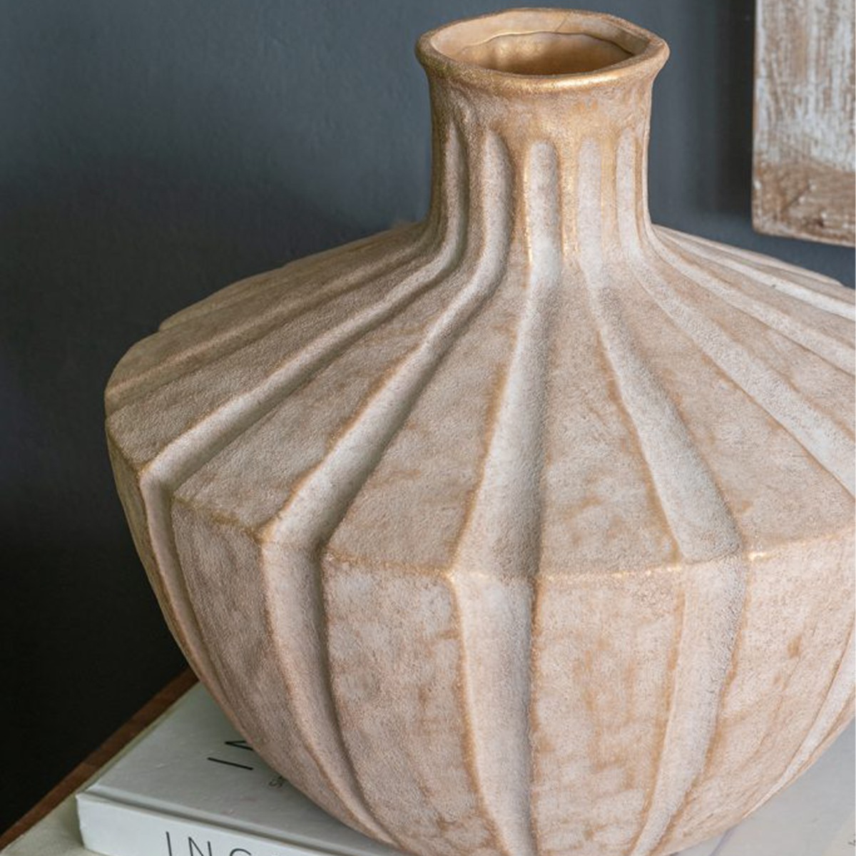 Artekko Candia Μπεζ Βάζο από Τερακότα με Χρυσό Φινίρισμα (28x28x25.5)cm