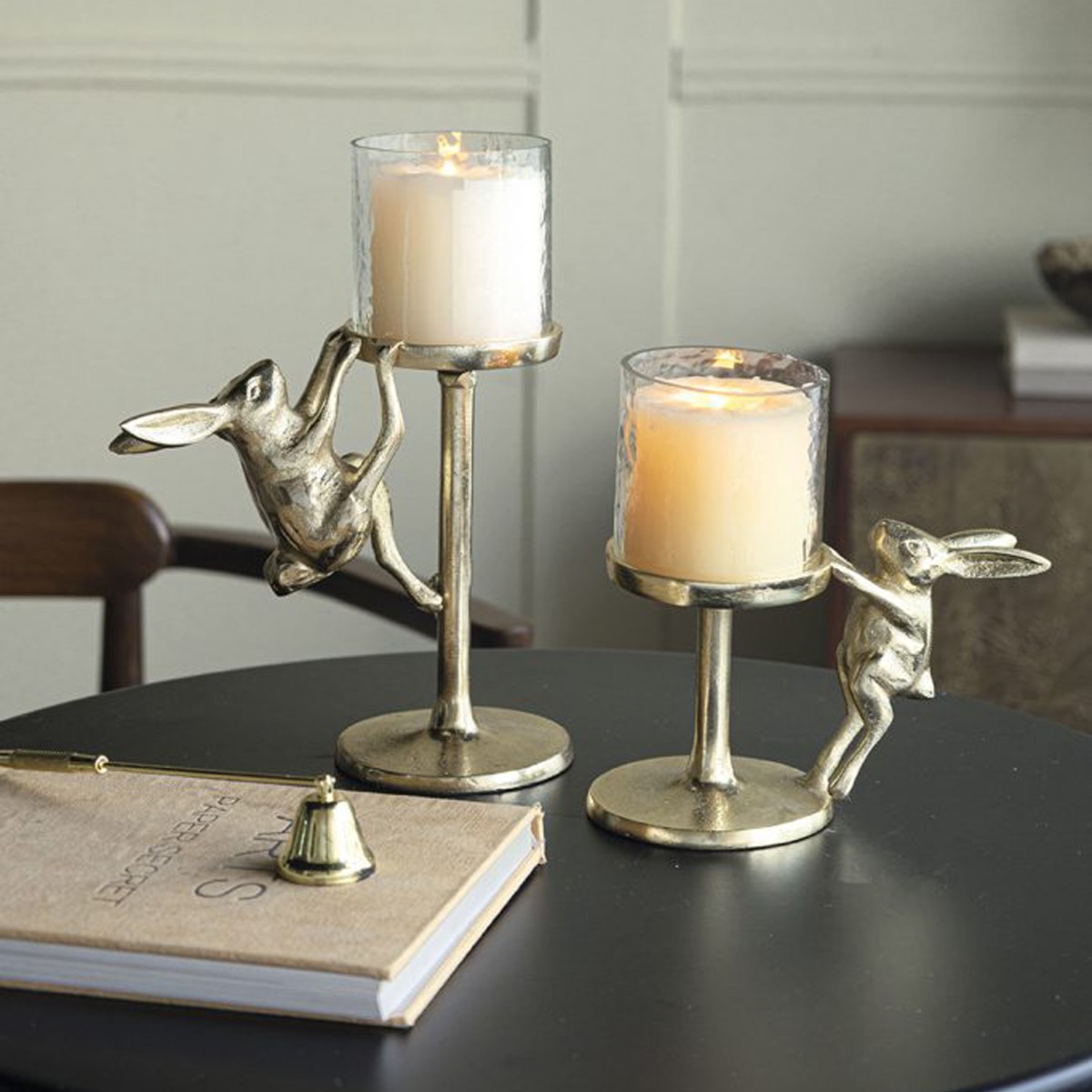 Artekko Noble Χρυσό Μεταλλικό Κηροπήγιο με Λαγό (17.8x10.2x19)cm