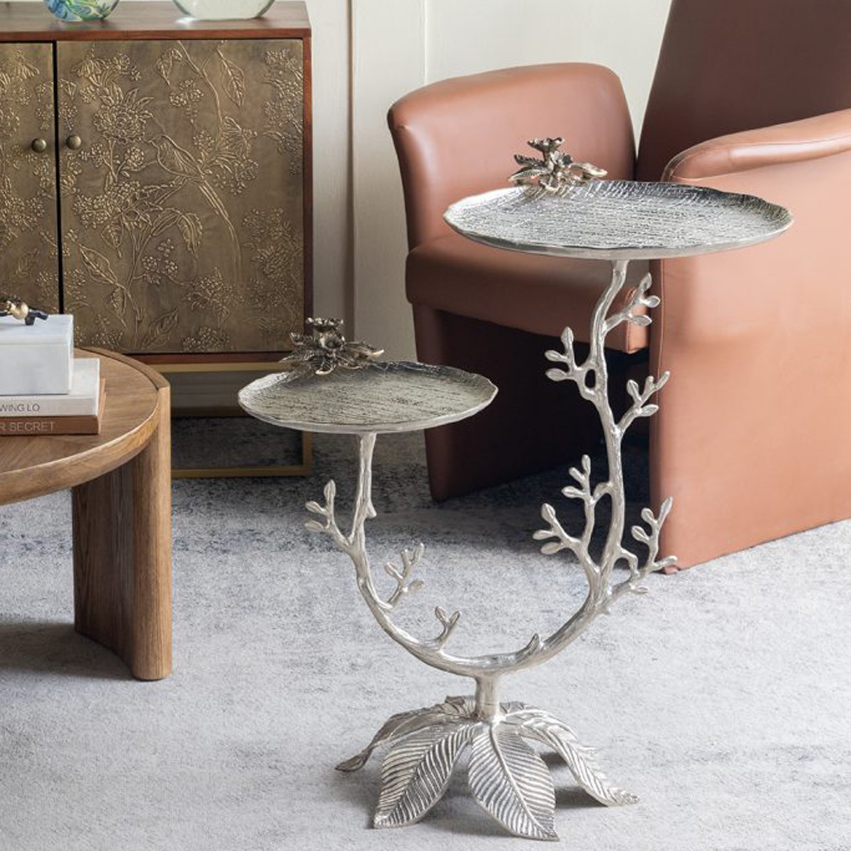 Artekko Branch Ασημί Μεταλλικό Βοηθητικό Τραπέζι (66x40.6x76.2)cm