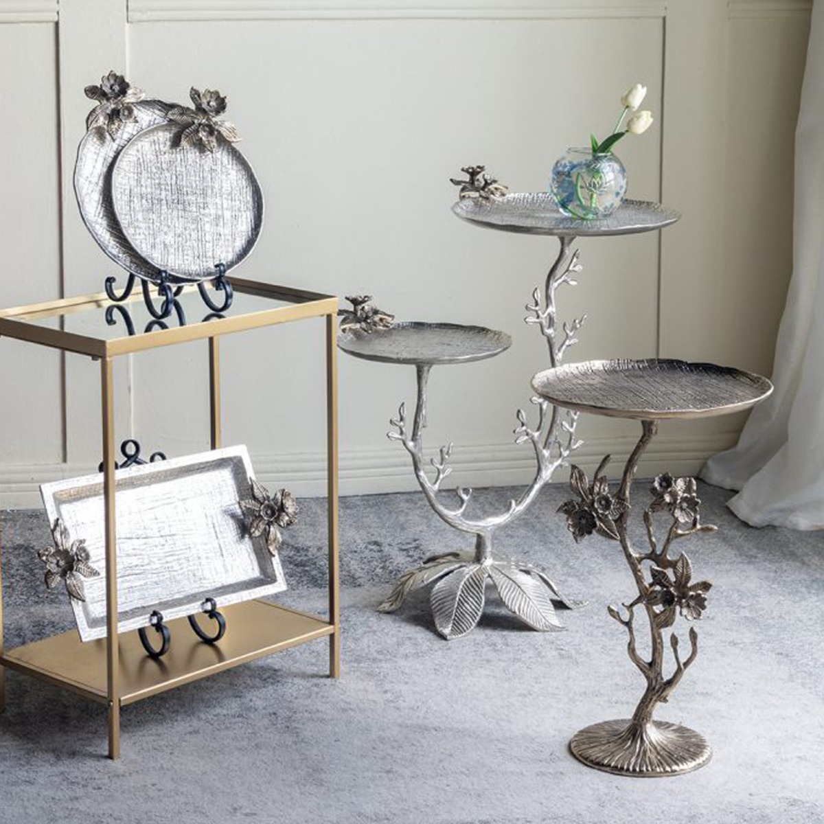 Artekko Branch Ασημί Μεταλλικό Βοηθητικό Τραπέζι (66x40.6x76.2)cm