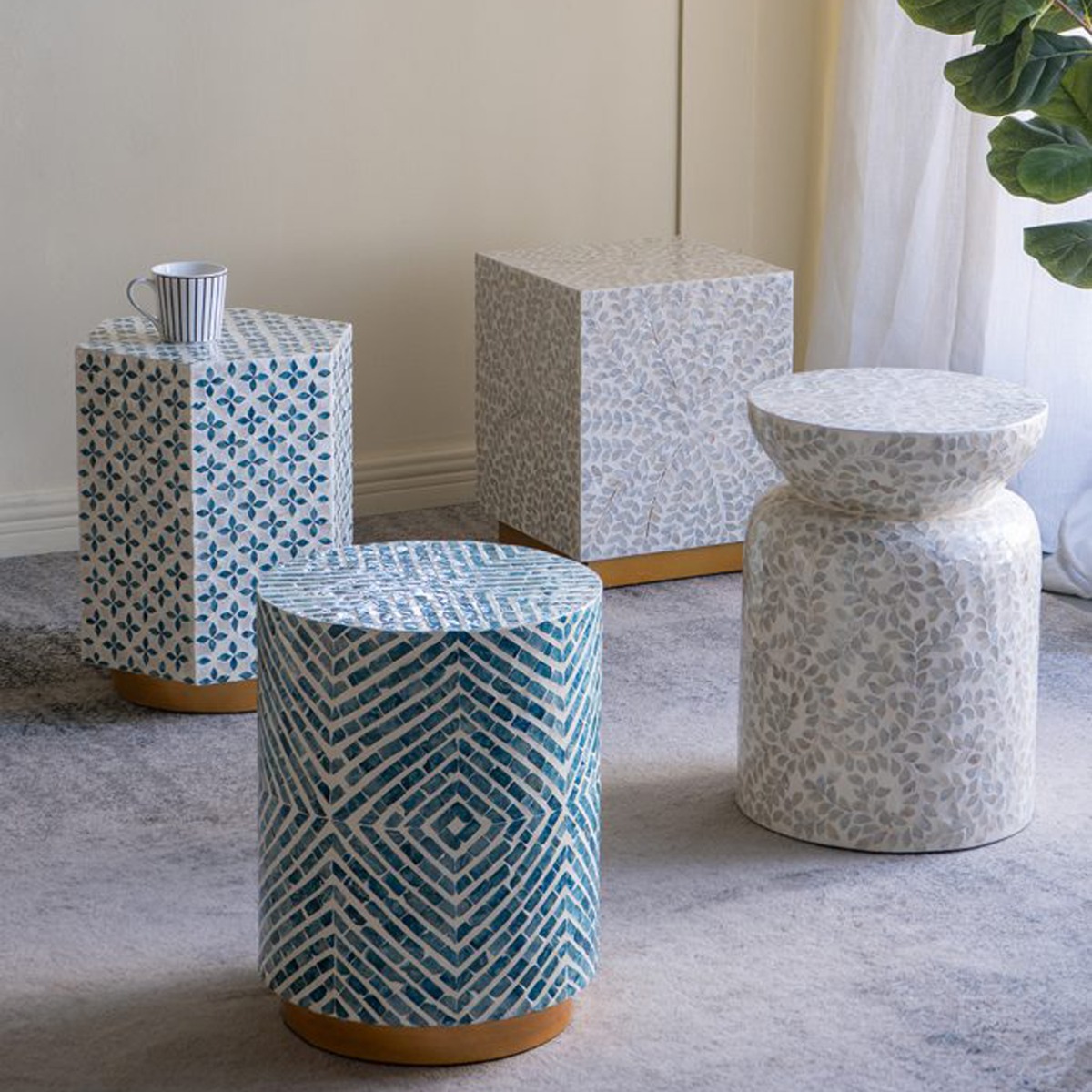 Artekko Ivory Βοηθητικό Τραπέζι Σκαμπό από MDF και Capiz σε Λευκό με Μπλε (38x33x47)cm