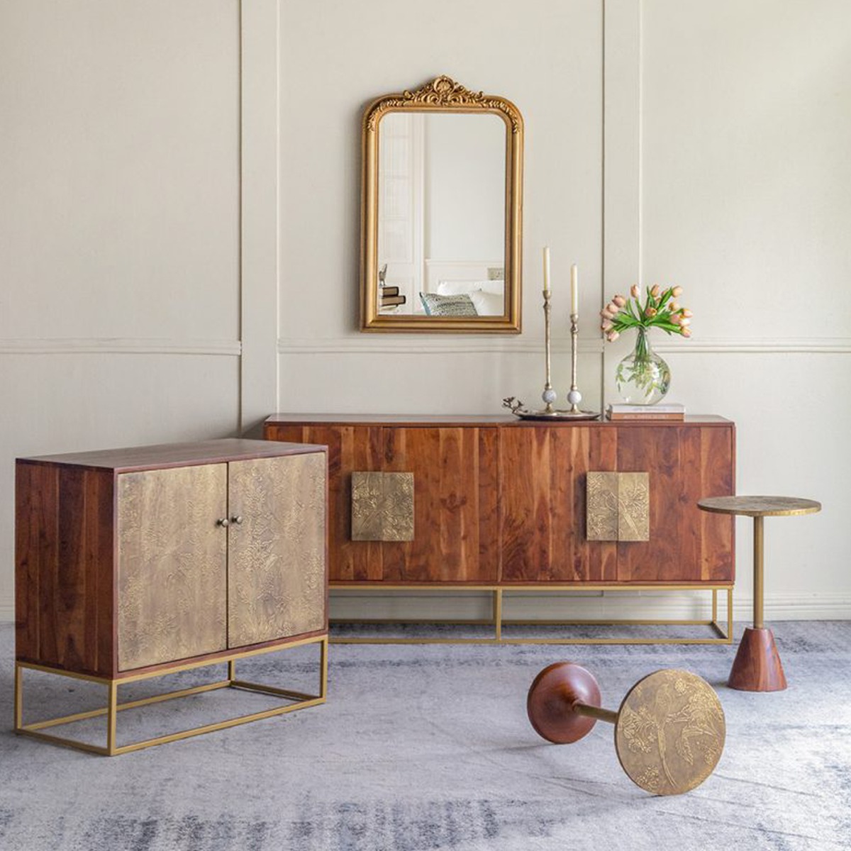 Artekko Orion Καφέ Ξύλινος Μπουφές με Ανάγλυφα Χρυσά Σχέδια (83.8x40.6x75)cm