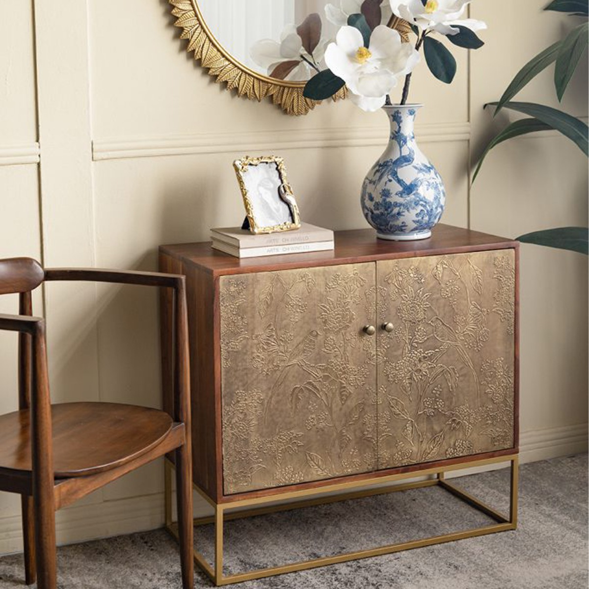 Artekko Orion Καφέ Ξύλινος Μπουφές με Ανάγλυφα Χρυσά Σχέδια (83.8x40.6x75)cm