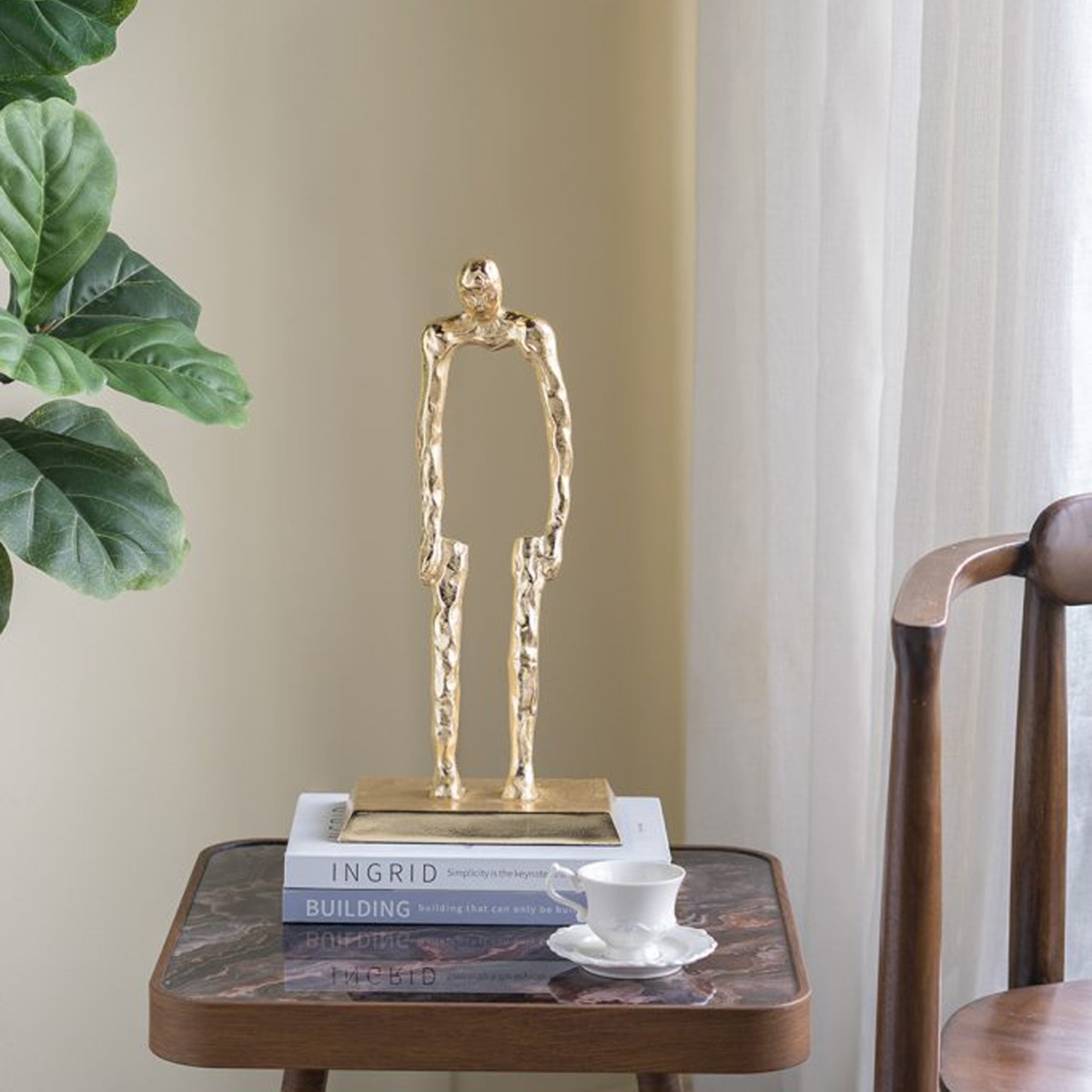 Artekko Figurine Χρυσό Μεταλλικό Επιτραπέζιο Διακοσμητικό Γλυπτό με Φιγούρα (20x13x42)cm