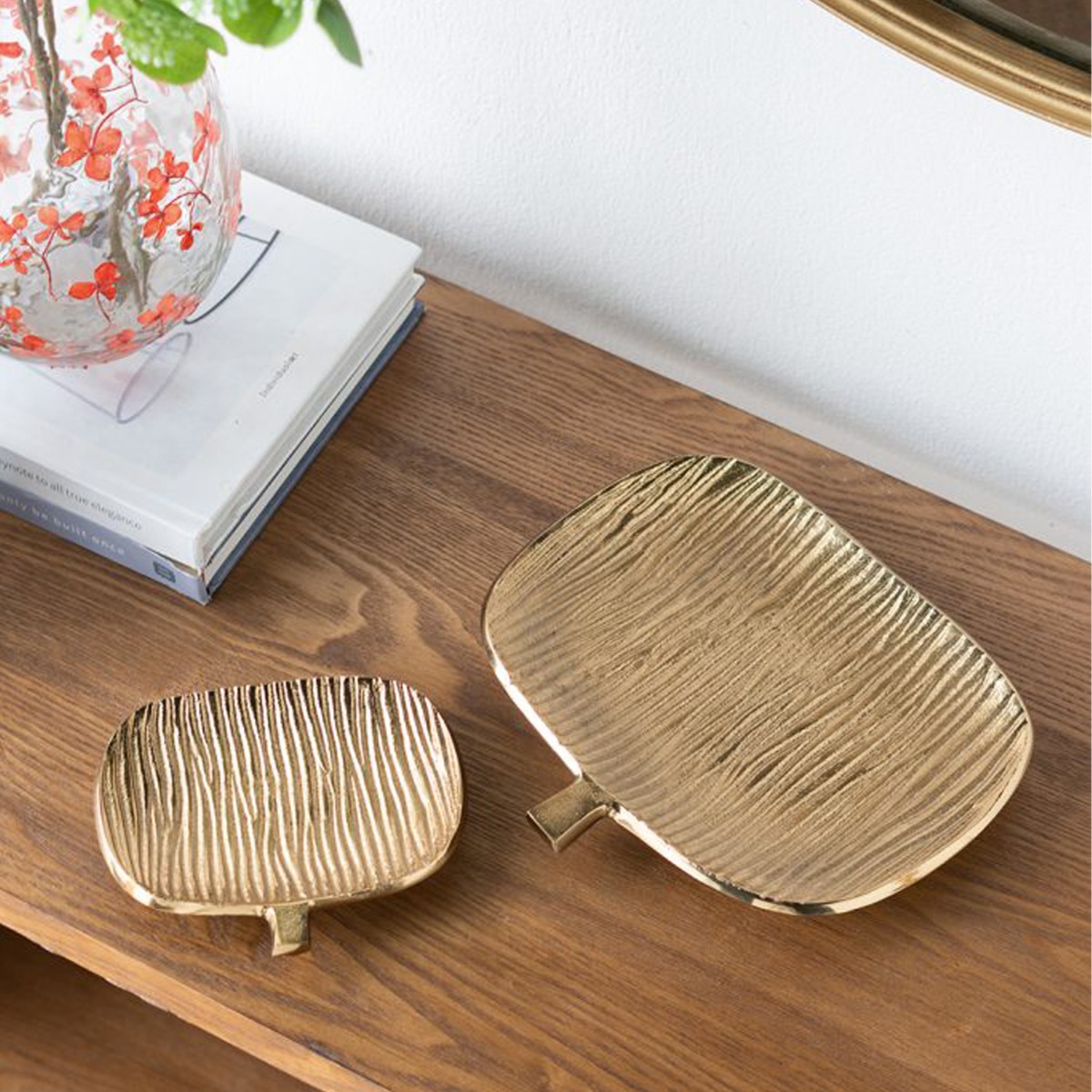 Artekko Noble Χρυσές Μεταλλικές Διακοσμητικές Πιατέλες 2pcs