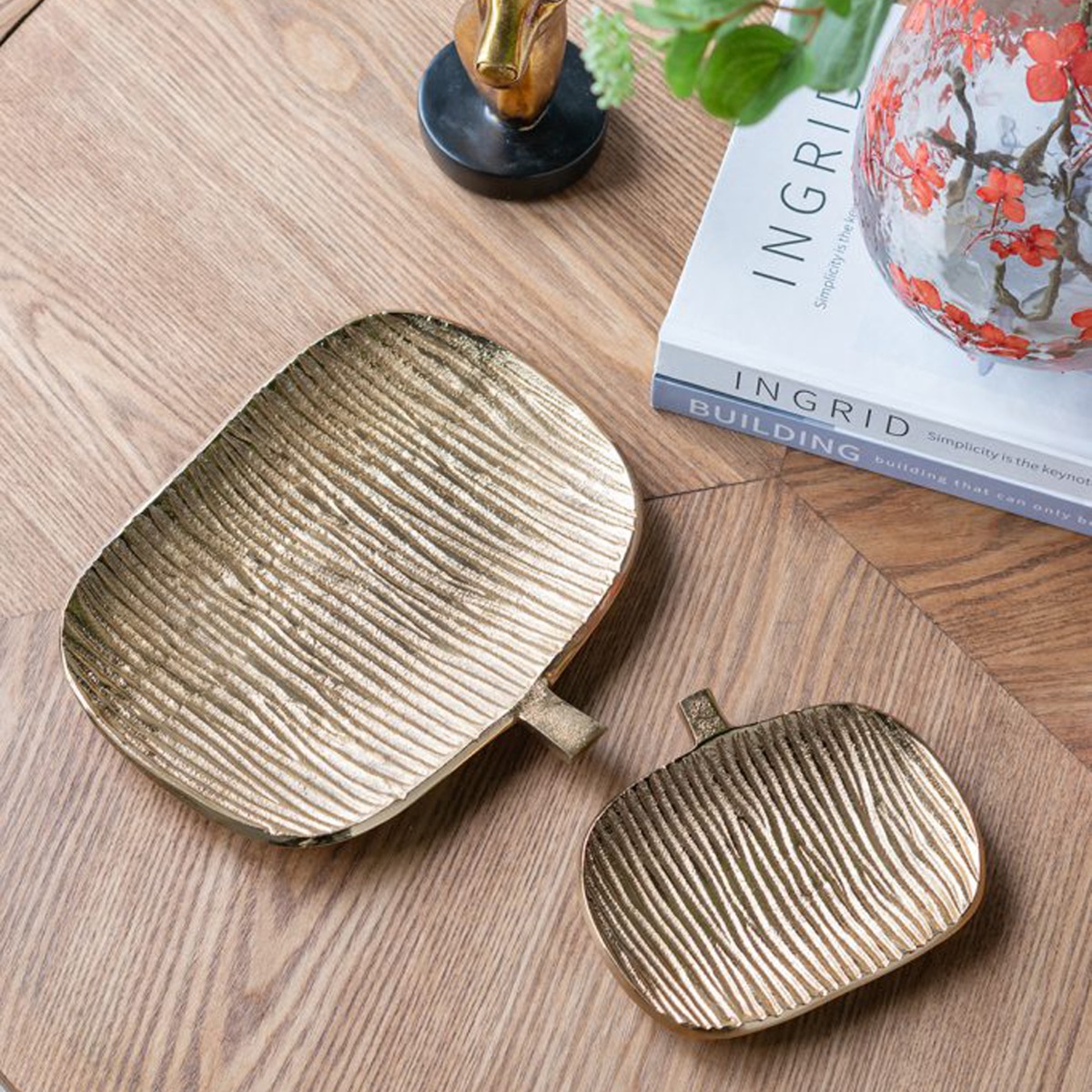 Artekko Noble Χρυσές Μεταλλικές Διακοσμητικές Πιατέλες 2pcs