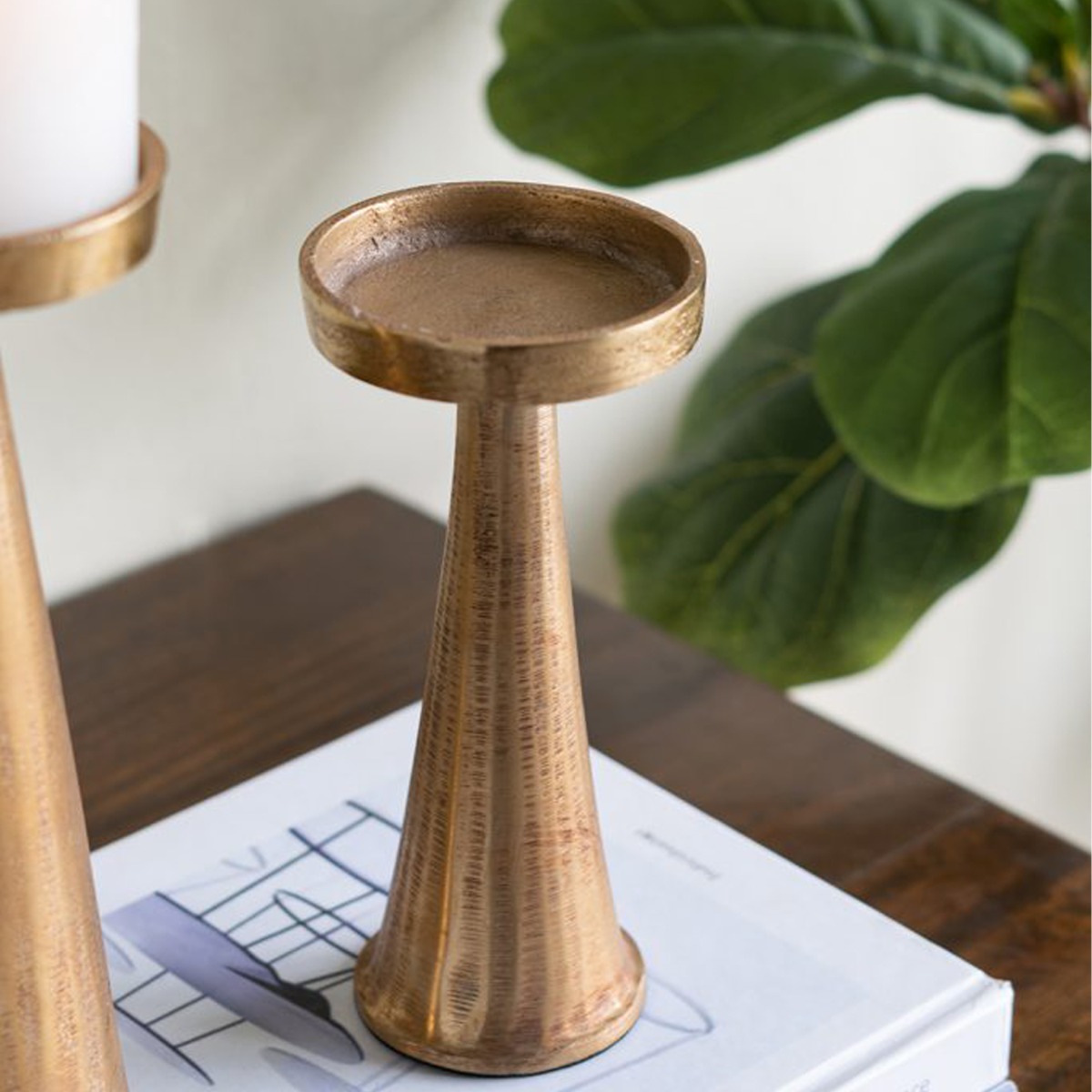 Artekko Noble Χρυσό Μεταλλικό Κηροπήγιο (8.3x8.3x18.5)cm