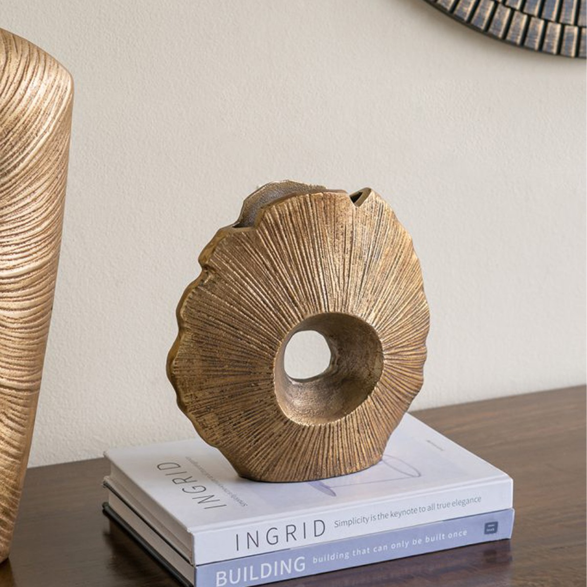 Artekko Noble Χρυσό Μεταλλικό Βάζο (30.5x7.5x30.5)cm