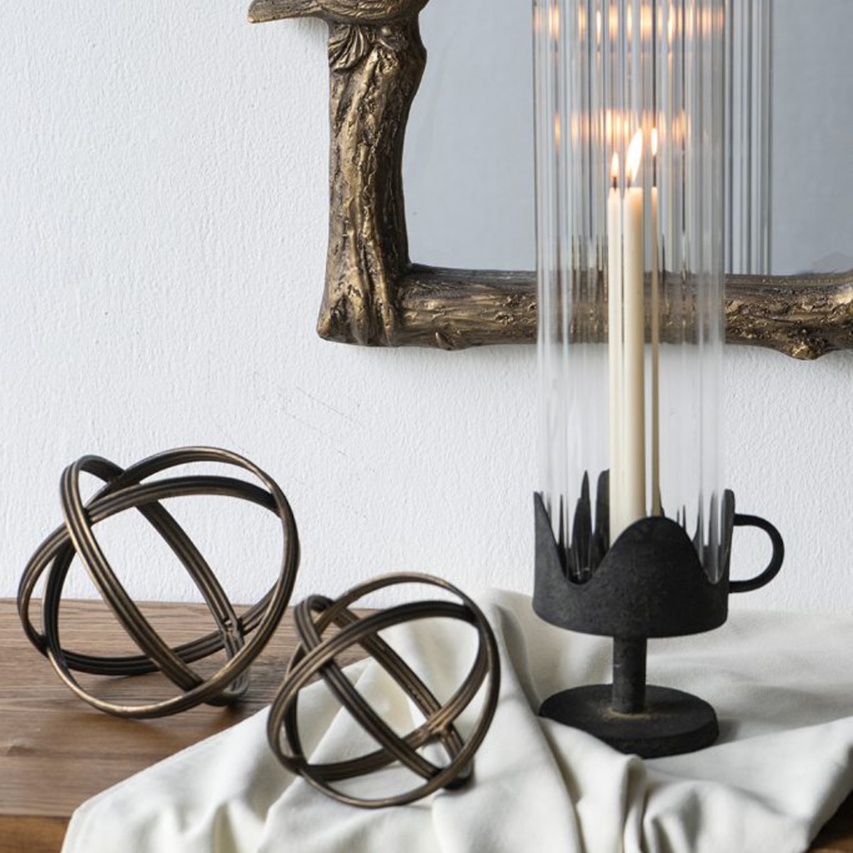 Artekko Solis Μεταλλική Διακοσμητική Σφαίρα σε Μαύρο με Χρυσό (11.5x11.5x11.5)cm