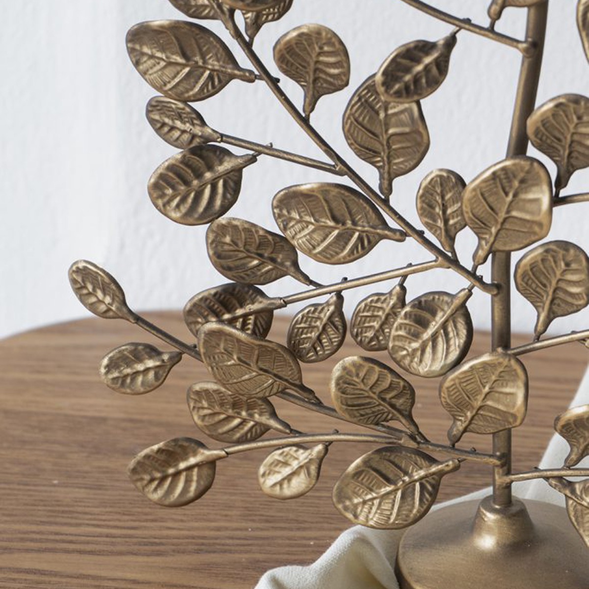 Artekko Solis Χρυσό Μεταλλικό Διακοσμητικό Δέντρο (28.5x7.3x30)cm