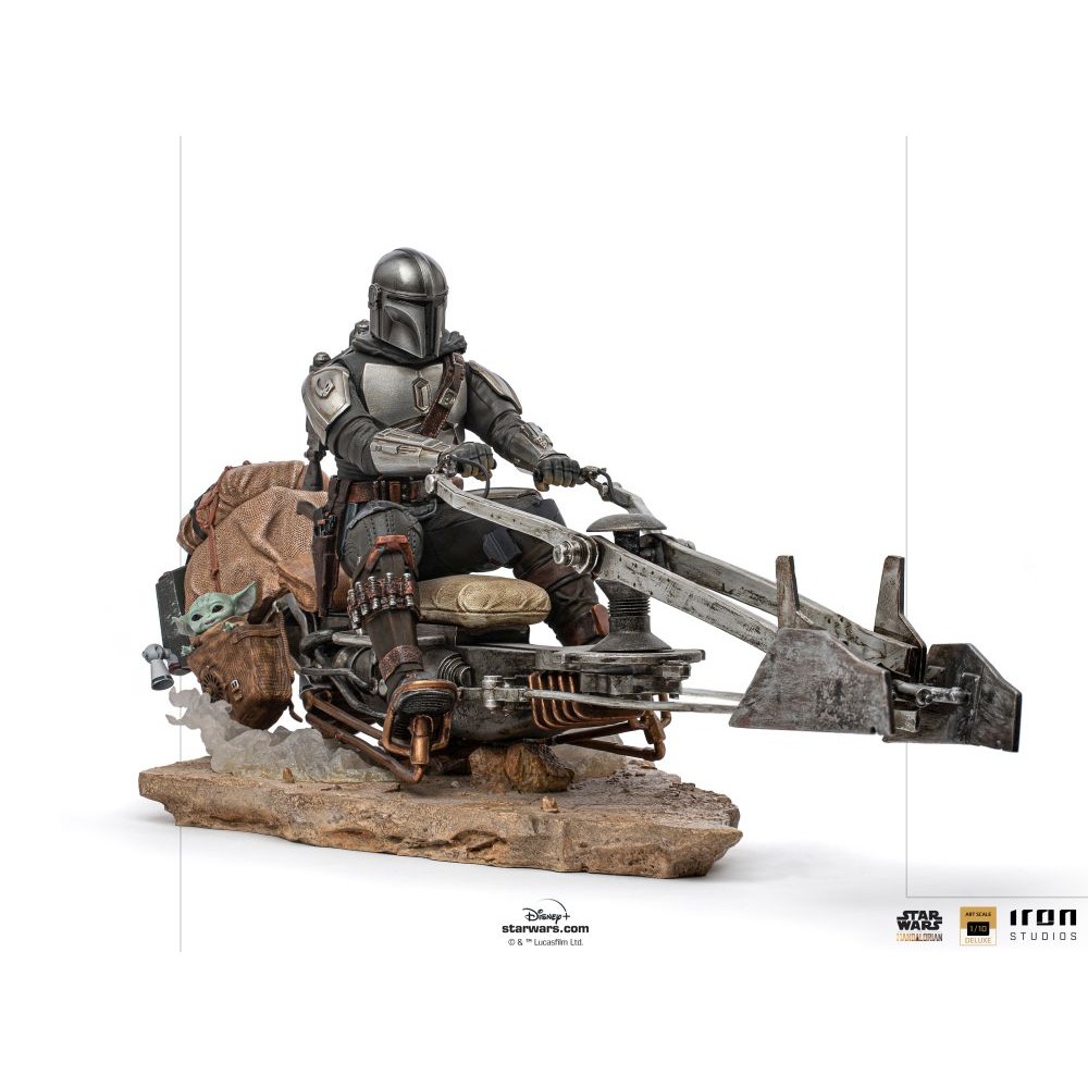 Iron Studios Deluxe: The Mandalorian - Mando on Speederbike Art Scale Statue (1/10) (LUCSWR48721-10)