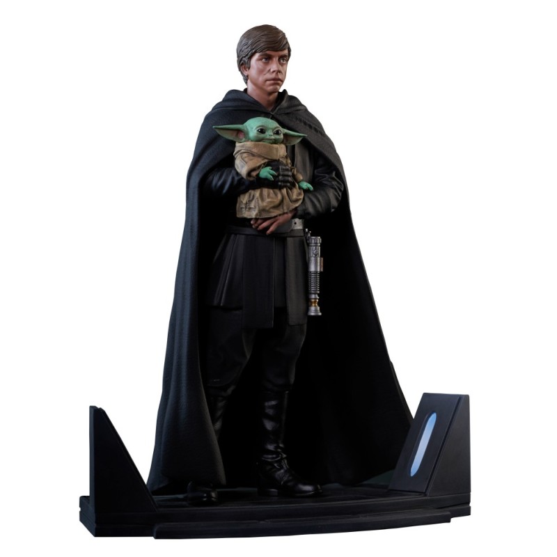 Diamond Star Wars Premier Collection: The Mandalorian - Luke Skywalker And Grogu Statue (1/7) (FEB222120)