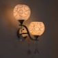 GloboStar® CANTER 00635 Μοντέρνο Επιτοίχιο Φωτιστικό Απλίκα Δίφωτο 2 x E27 IP20 Ασημί Μέταλλο με Λευκό Γυαλί - Μ32 x Π15 x Υ40cm