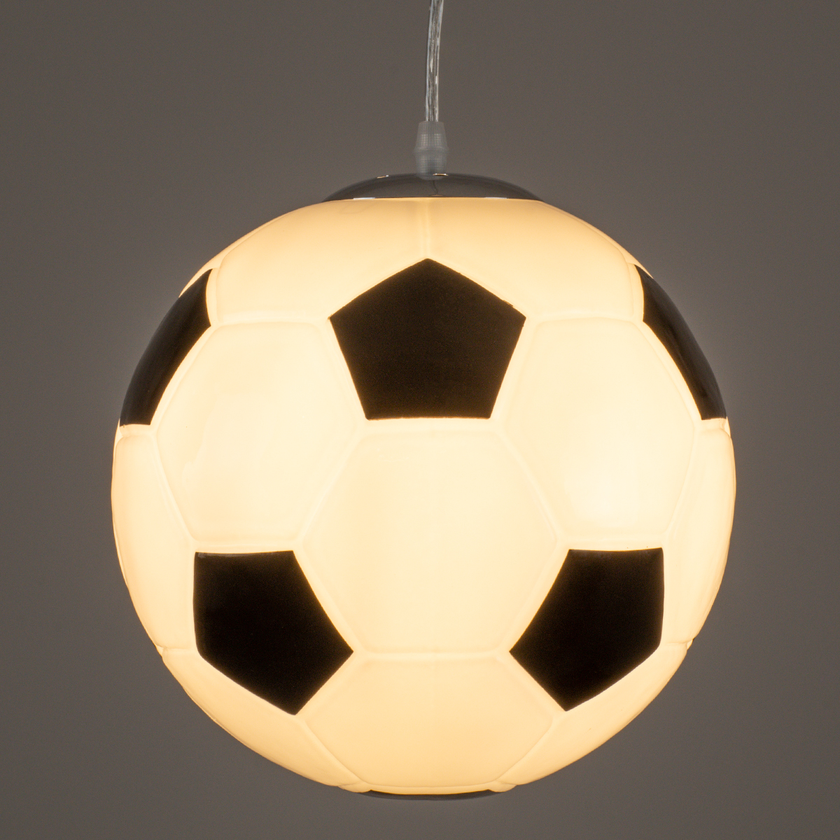 GloboStar® FOOTBALL 00647 Παιδικό Κρεμαστό Φωτιστικό Μπάλα Μονόφωτο 1 x E27 IP20 Λευκό & Μαύρο Γυαλί - Μ25 x Π25 x Υ25cm