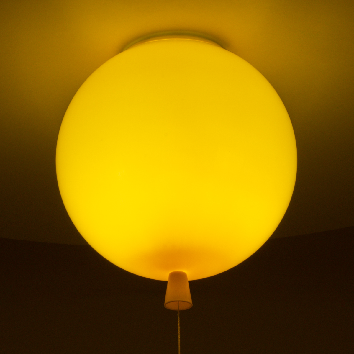 GloboStar® BALLOON 00651 Παιδικό Φωτιστικό Οροφής Μπάλα Μονόφωτο 1 x E27 IP20 Κίτρινο Πλαστικό με Ασημί Μέταλλο - Μ30 x Π30 x Υ33cm