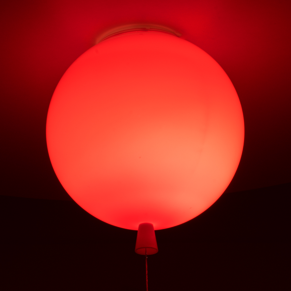 GloboStar® BALLOON 00652 Παιδικό Φωτιστικό Οροφής Μπάλα Μονόφωτο 1 x E27 IP20 Κόκκινο Πλαστικό με Ασημί Μέταλλο - Μ30 x Π30 x Υ33cm