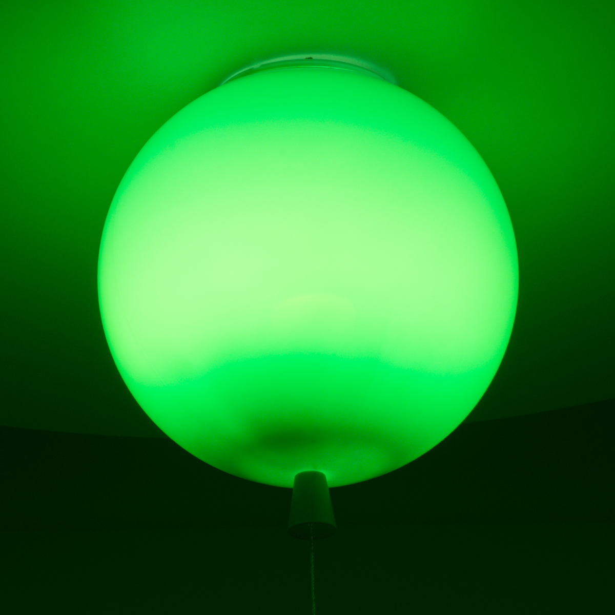 GloboStar® BALLOON 00653 Παιδικό Φωτιστικό Οροφής Μπάλα Μονόφωτο 1 x E27 IP20 Πράσινο Πλαστικό με Ασημί Μέταλλο - Μ30 x Π30 x Υ33cm