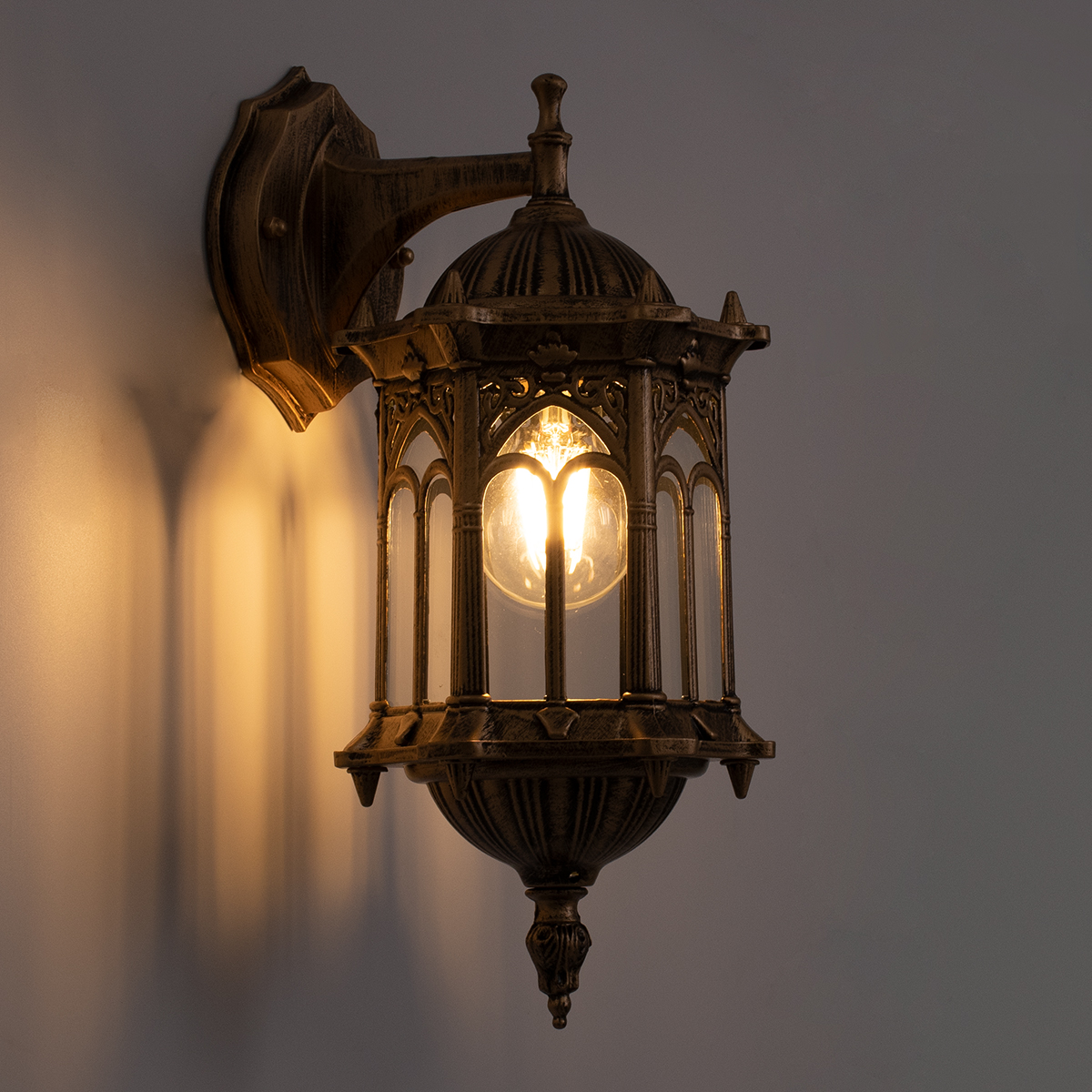 GloboStar® DARCY 00658 Vintage Επιτοίχιο Φωτιστικό Απλίκα Μονόφωτο 1 x E27 IP20 Μπρούτζινο Μέταλλο με Διάφανο Γυαλί - Φ15.5 x Y34.5cm