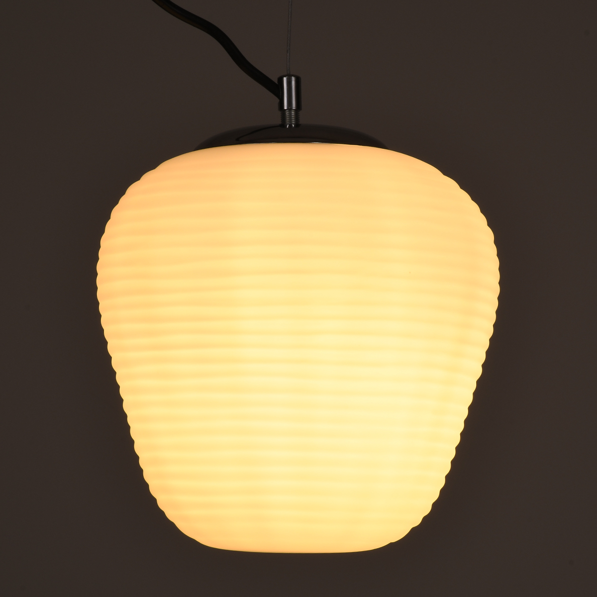GloboStar® FREYA 00746 Μοντέρνο Κρεμαστό Φωτιστικό Ανάρτηση Μονόφωτο 1 x E27 IP20 Λευκό Γυαλί με Ασημί Μέταλλο - Μ20 x Π20 x Υ23cm