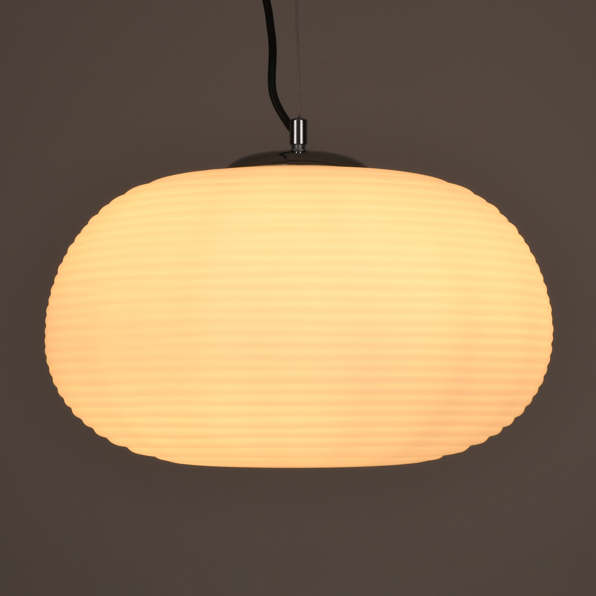 GloboStar® FREYA 00747 Μοντέρνο Κρεμαστό Φωτιστικό Ανάρτηση Μονόφωτο 1 x E27 IP20 Λευκό Γυαλί με Ασημί Μέταλλο - Μ34 x Π34 x Υ23cm