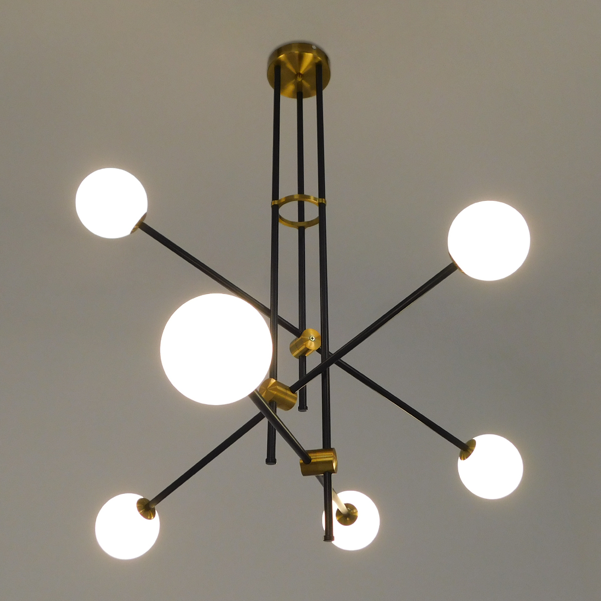 GloboStar® VELVET 00994 Μοντέρνο Φωτιστικό Οροφής Πλέγμα Πολύφωτο 6 x G9 IP20 Μαύρο & Χρυσό Μέταλλο - Μ80 x Π80 x Υ85cm