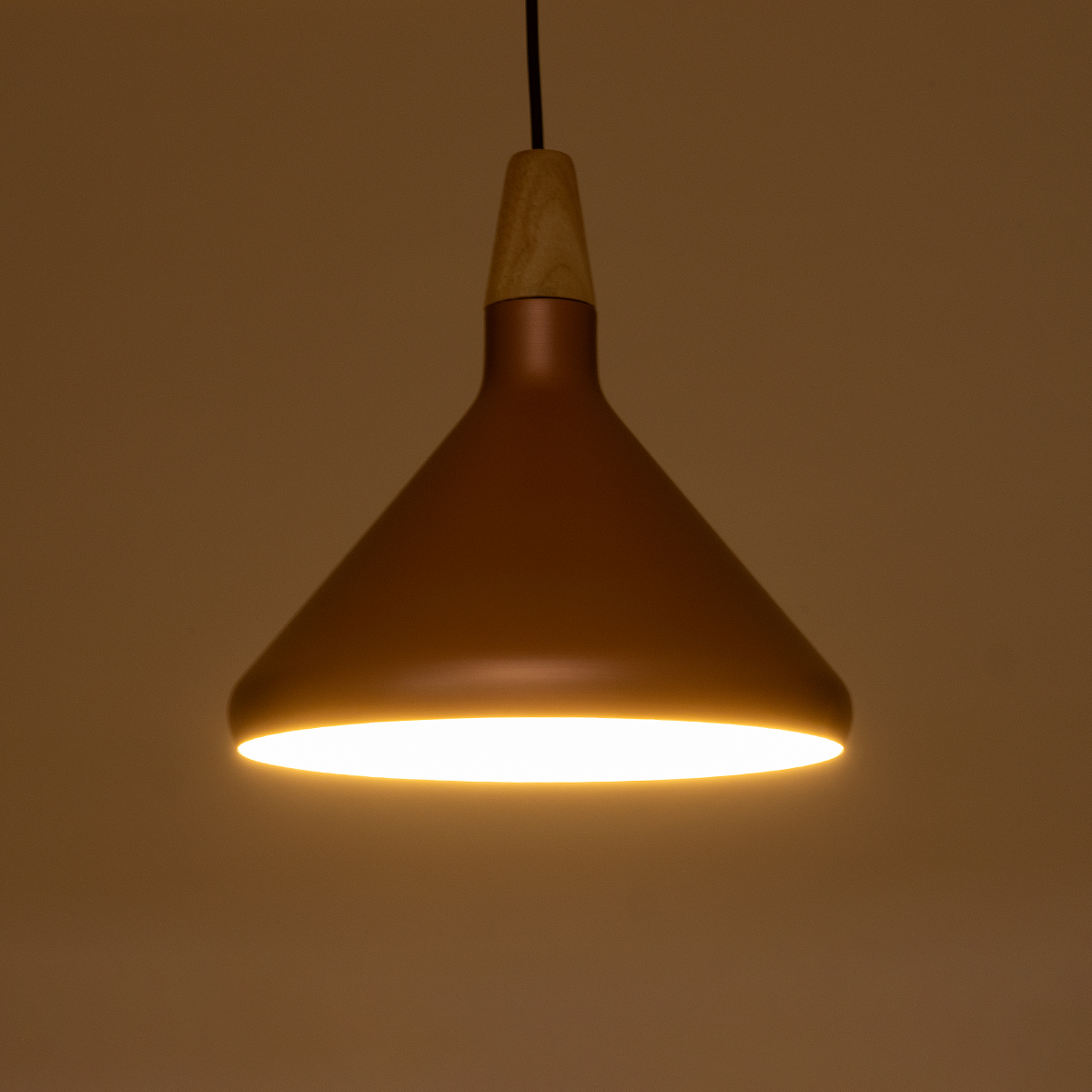 GloboStar® FERCLA 01224 Μοντέρνο Κρεμαστό Φωτιστικό Καμπάνα Μονόφωτο 1 x E27 IP20 Χάλκινο & Λευκό Μέταλλο - Μ27 x Π27 x Υ25cm