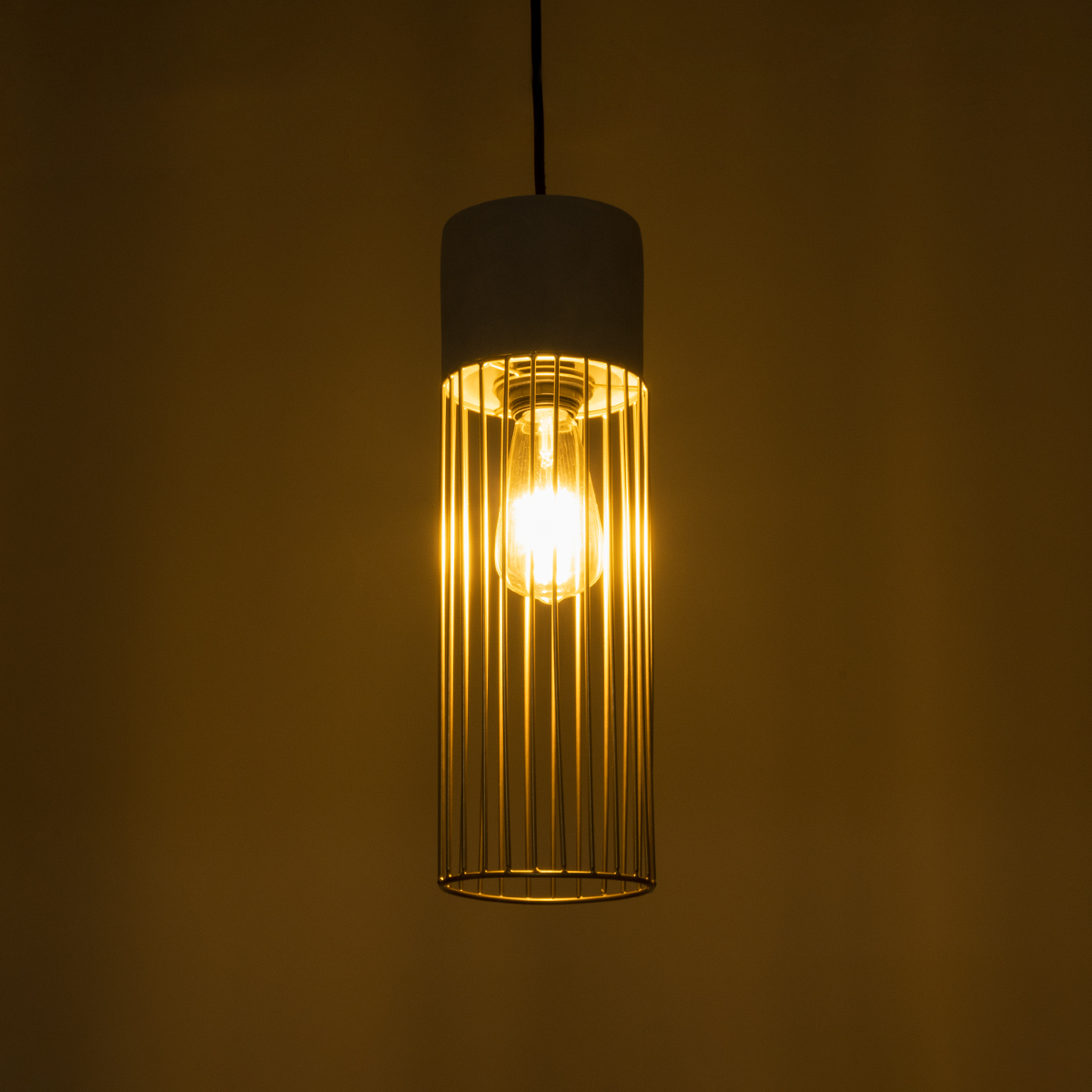 GloboStar® DURANT 01322 Μοντέρνο Κρεμαστό Φωτιστικό Πλέγμα Μονόφωτο 1 x E27 IP20 Γκρι Τσιμέντο με Μπεζ Μέταλλο - Μ12 x Π12 x Υ40cm