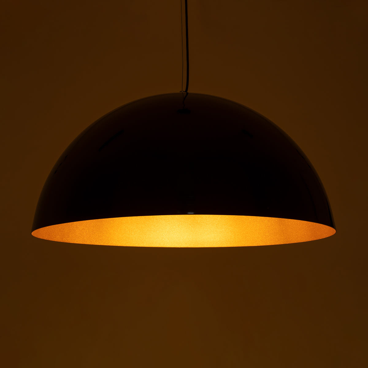 GloboStar® DIADEMA 01342 Μοντέρνο Κρεμαστό Φωτιστικό Καμπάνα Μονόφωτο 1 x E27 IP20 Μαύρο & Χρυσό Μέταλλο - Μ60 x Π60 x Υ30cm