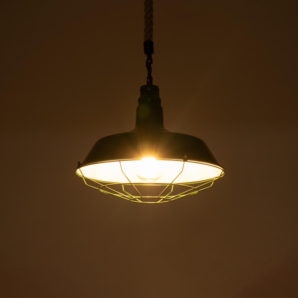 GloboStar® CRANE 01408 Vintage Κρεμαστό Φωτιστικό Μονόφωτο Καμπάνα 1 x E27 IP20 Πράσινο & Λευκό Μέταλλο με Μπεζ Σχοινί - Μ36 x Π36 x Y31cm