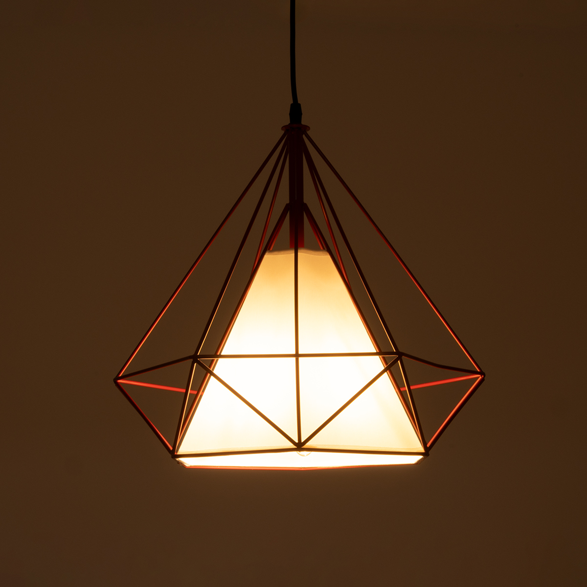 GloboStar® KAIRI 01620 Μοντέρνο Κρεμαστό Φωτιστικό Πλέγμα Μονόφωτο 1 x E27 IP20 Κόκκινο Μέταλλο με Λευκό Ύφασμα - Μ38 x Π38 x Y38cm