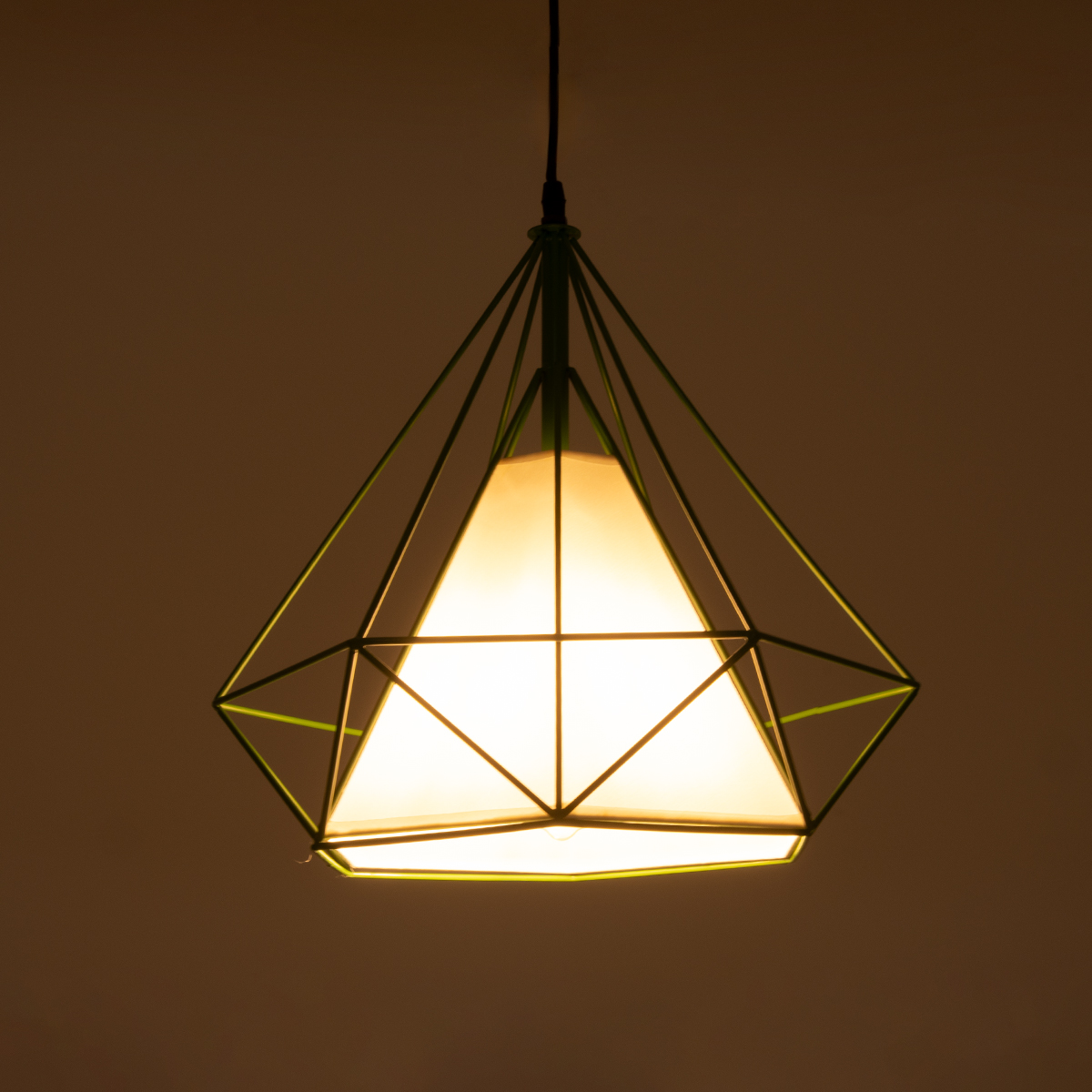 GloboStar® KAIRI 01622 Μοντέρνο Κρεμαστό Φωτιστικό Πλέγμα Μονόφωτο 1 x E27 IP20 Πράσινο Μέταλλο με Λευκό Ύφασμα - Μ38 x Π38 x Y38cm